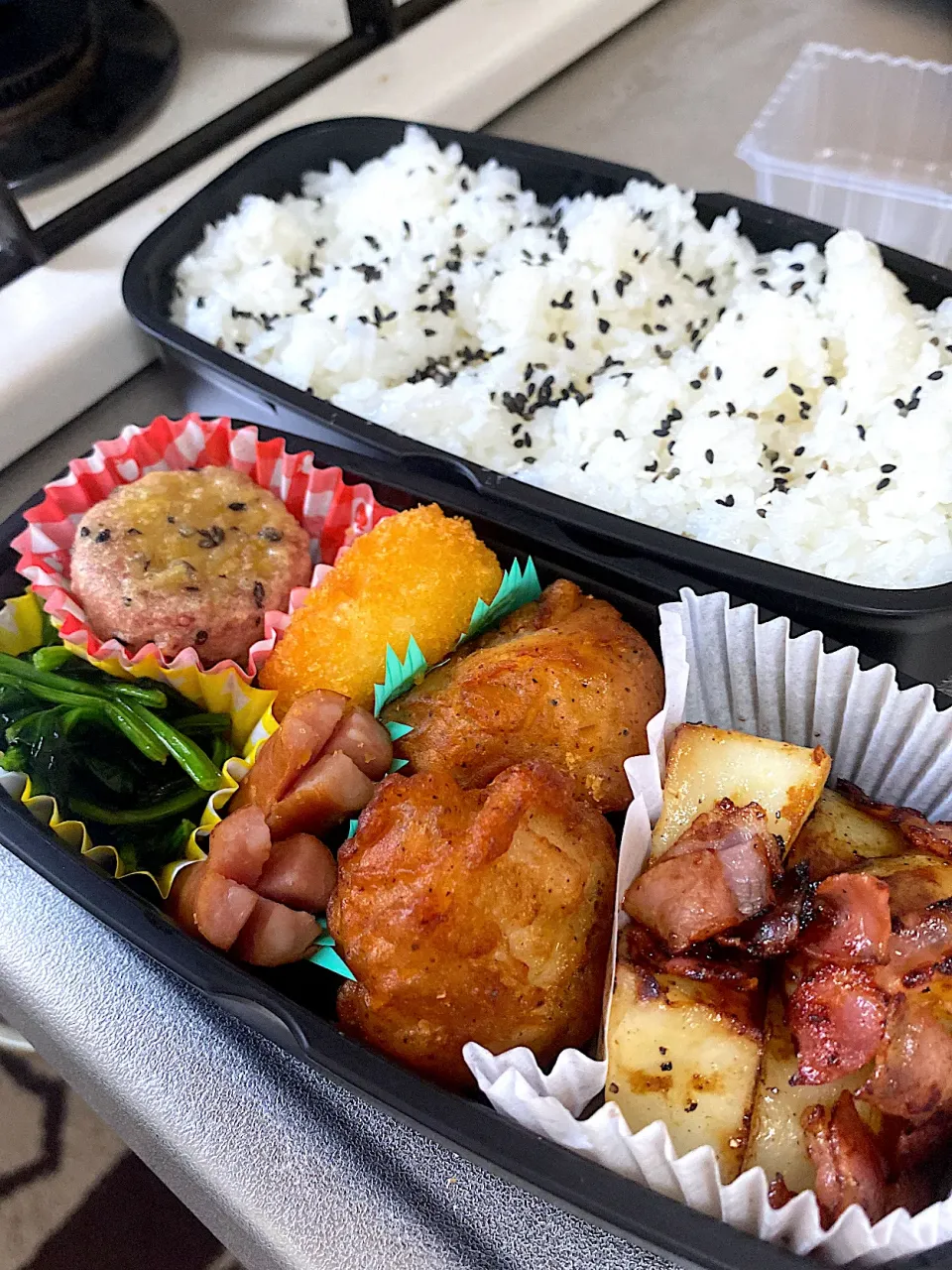 Snapdishの料理写真:ジャーマンポテト弁当|869さん