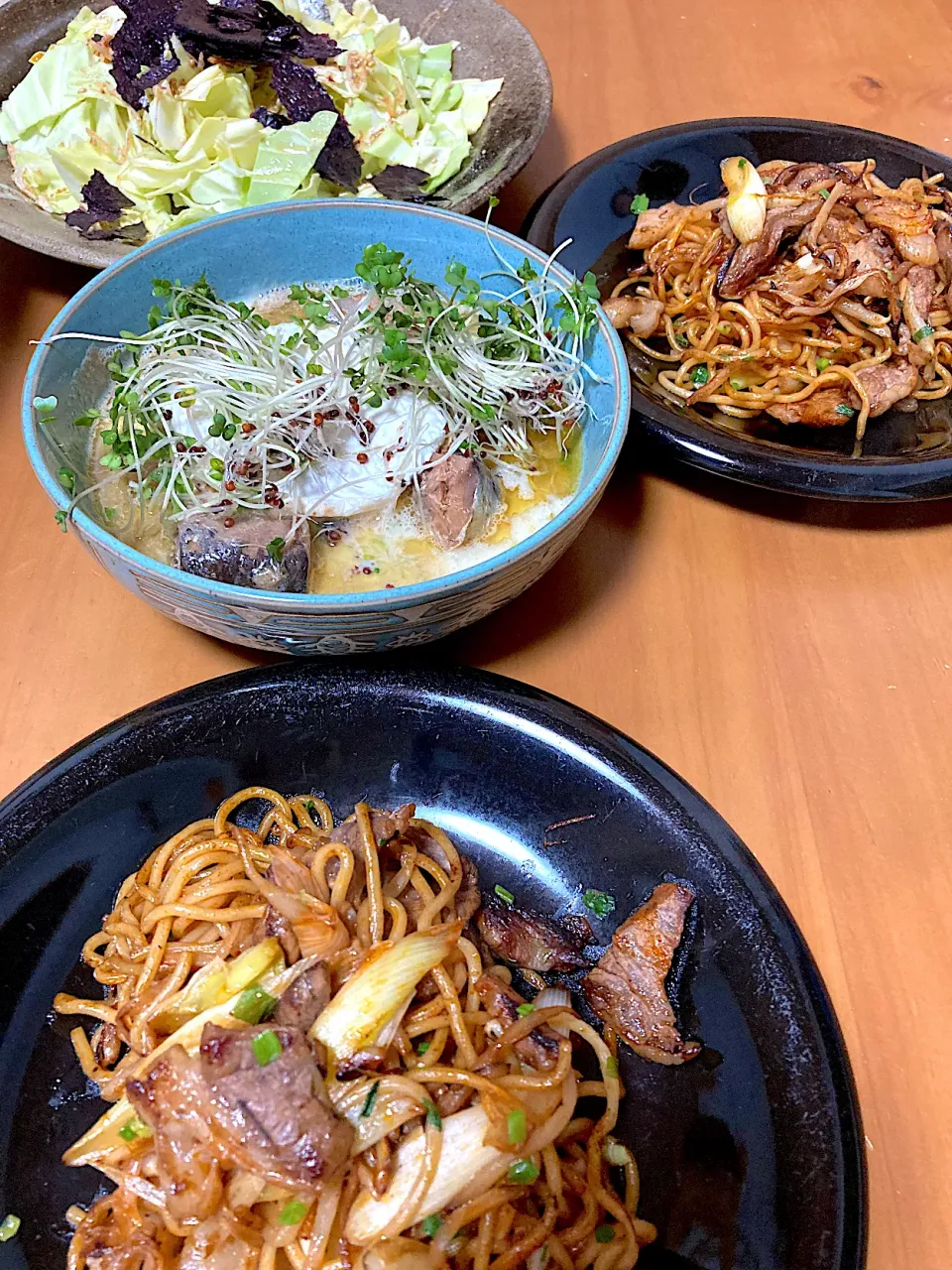 Snapdishの料理写真:辛焼きそば、カマンベールチーズと鰯の醤油煮の重ね焼き、ざくぎりキャベツうま塩サラダ꒰⚈้̤͡ꇴ⚈้̤͡ ॢ꒱✧|さくたえさん