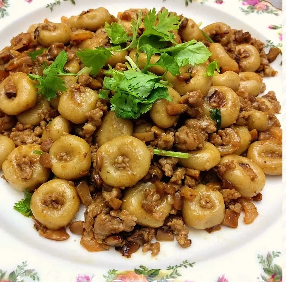 Hakka yam abacus seeds fried with mince meat(A Traditional Hakka dish)|Jocelyn SETさん