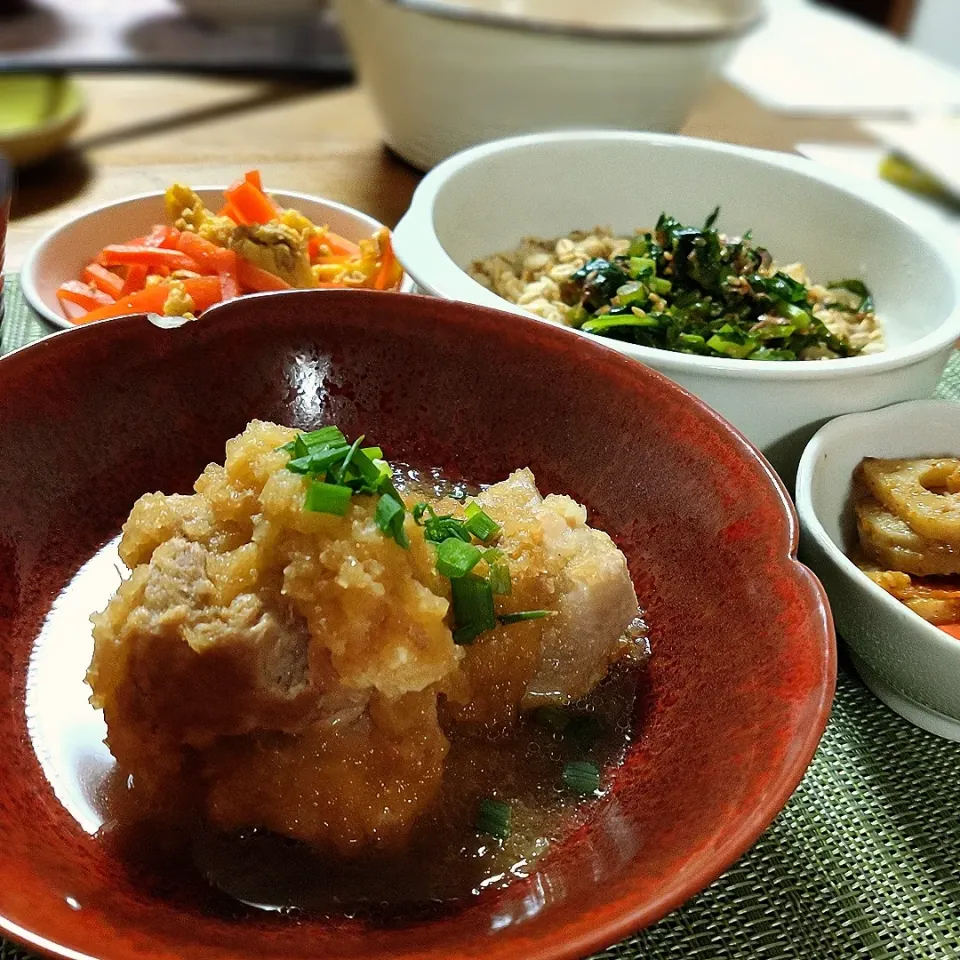 鶏肉のみぞれ煮
れんこんきんぴら
にんじんしりしり　
白菜スープ
大根葉のおかか炒め|ちょびんさん