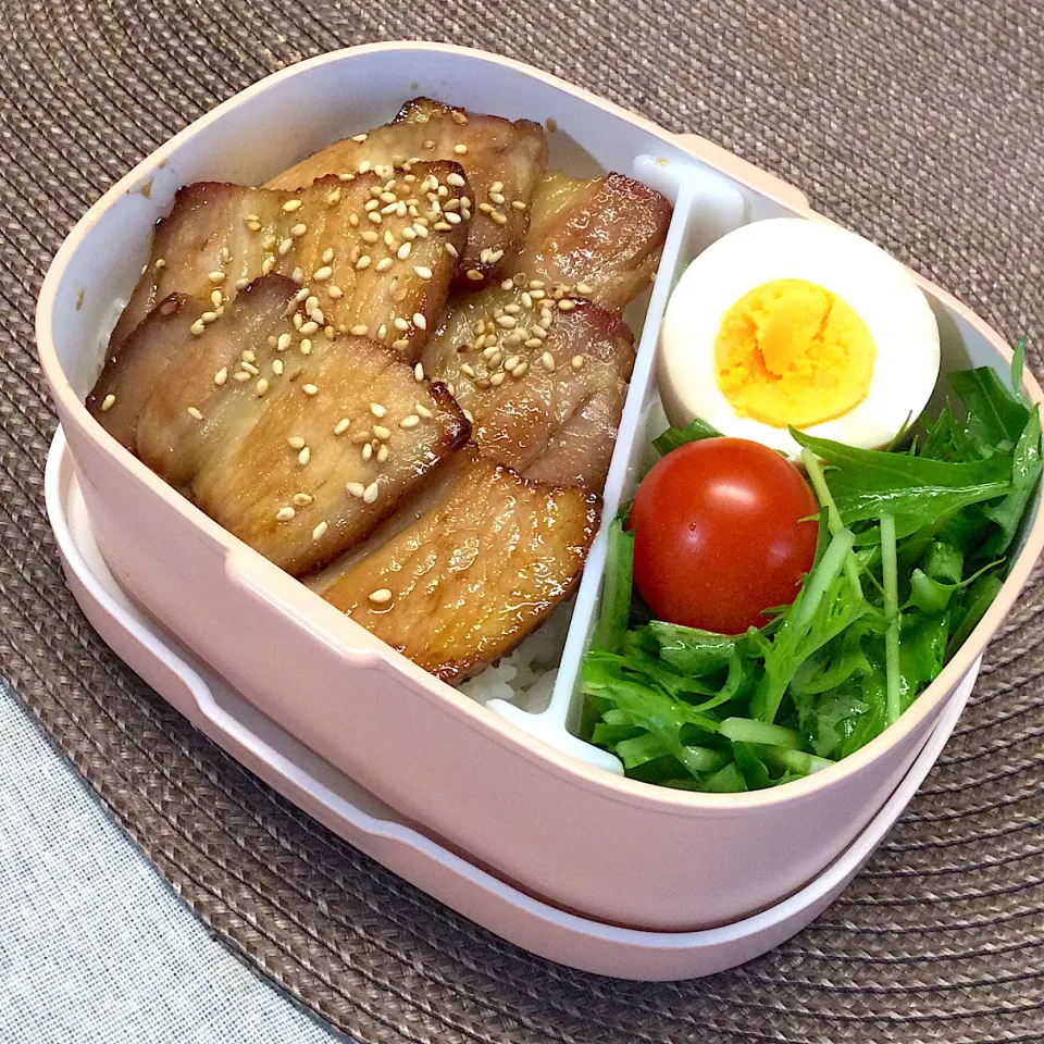 Snapdishの料理写真:長女のJK弁当〜　焼豚丼|yukoさん