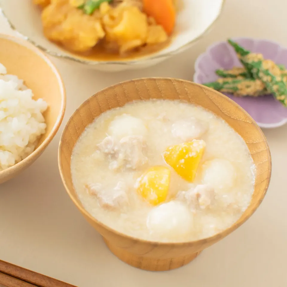 追いこうじみそで♪鶏肉と白玉の酒粕みそ汁♪|ハナマルキさん