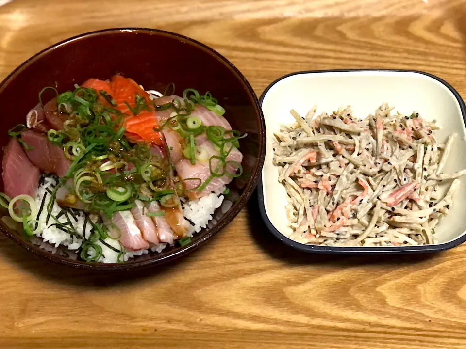 ☆海鮮丼 ☆ごぼうサラダ|まぁたんさん