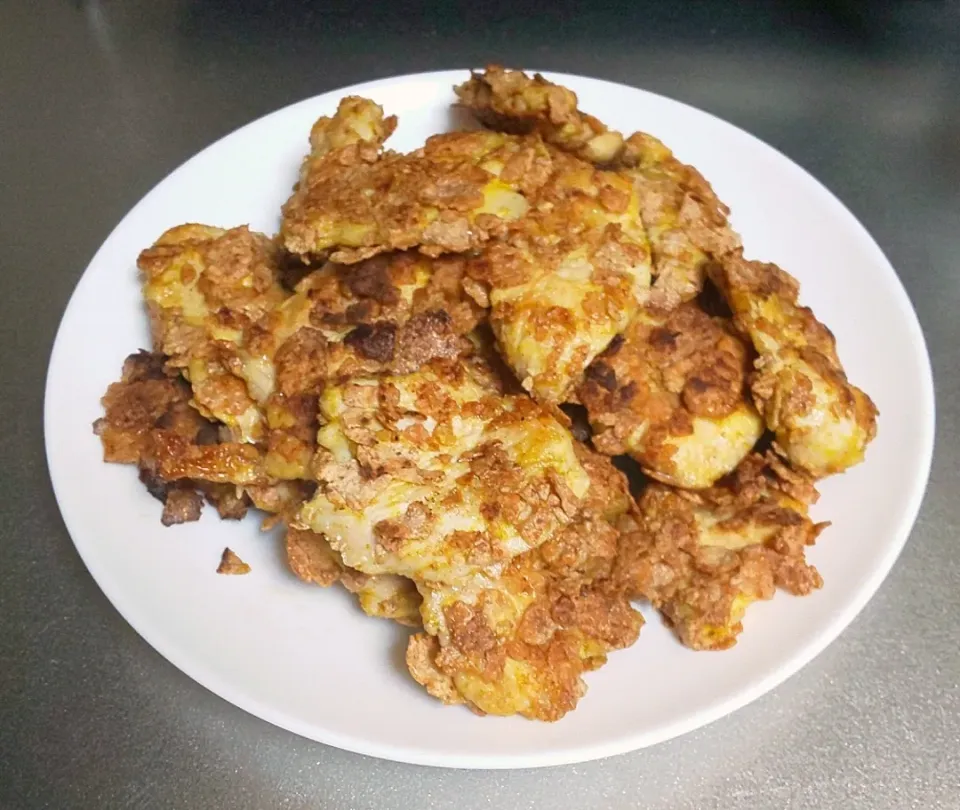 sakurakoさんの料理 バリバリ雷チキン！～鳥むね肉のカレー味コーンフレーク揚げ～|☆haru☆さん