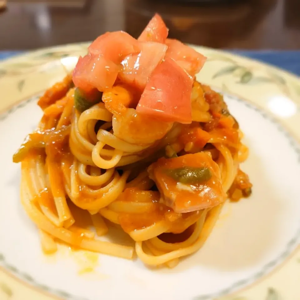 Snapdishの料理写真:シーフードトマトパスタ(*´▽｀*)|しーPaPaさん