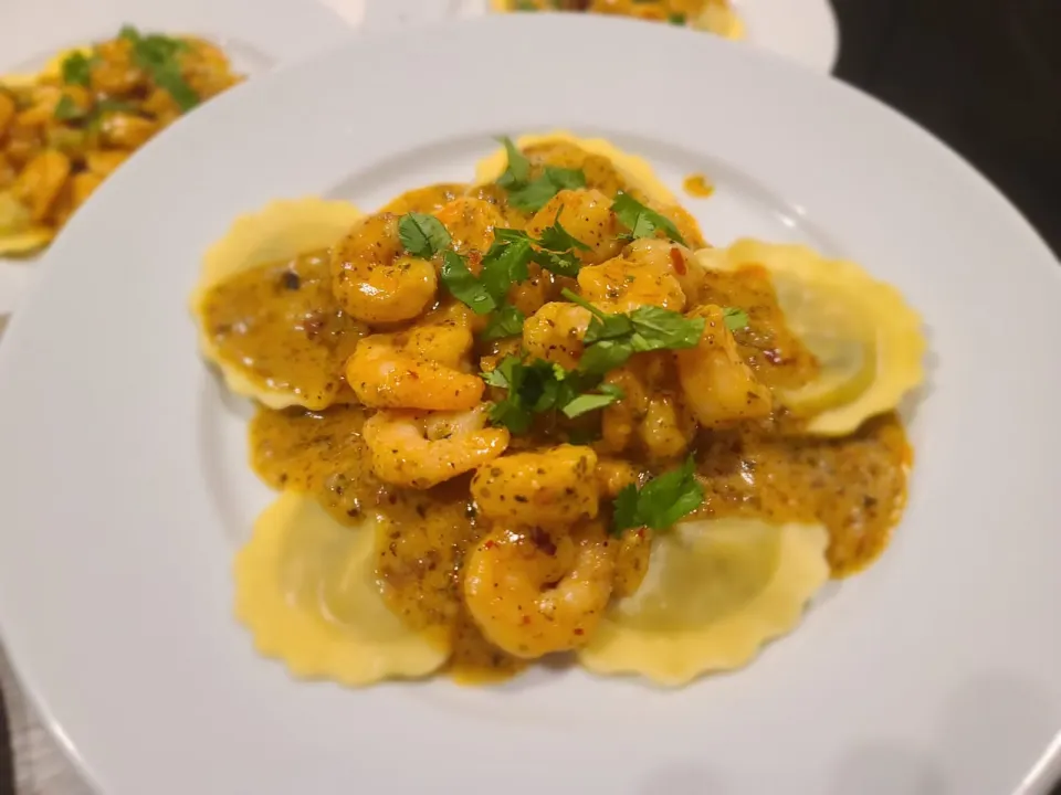 Portabella mushroom ravioli with shrimp in coconut cream sauce|kaykayさん