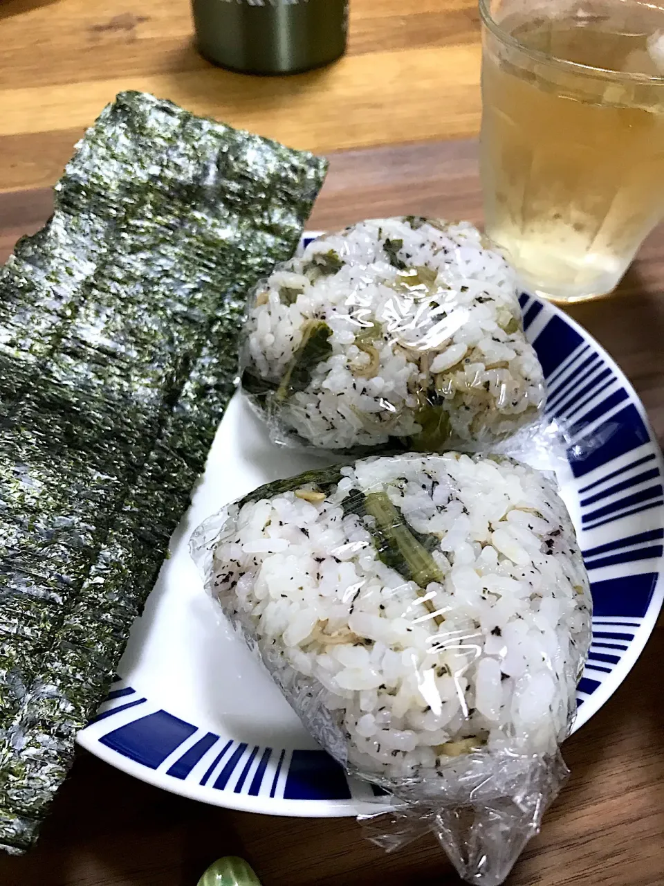 Snapdishの料理写真:大根の葉とじゃこの醤油麹炒めむすび🍙|morimi32さん