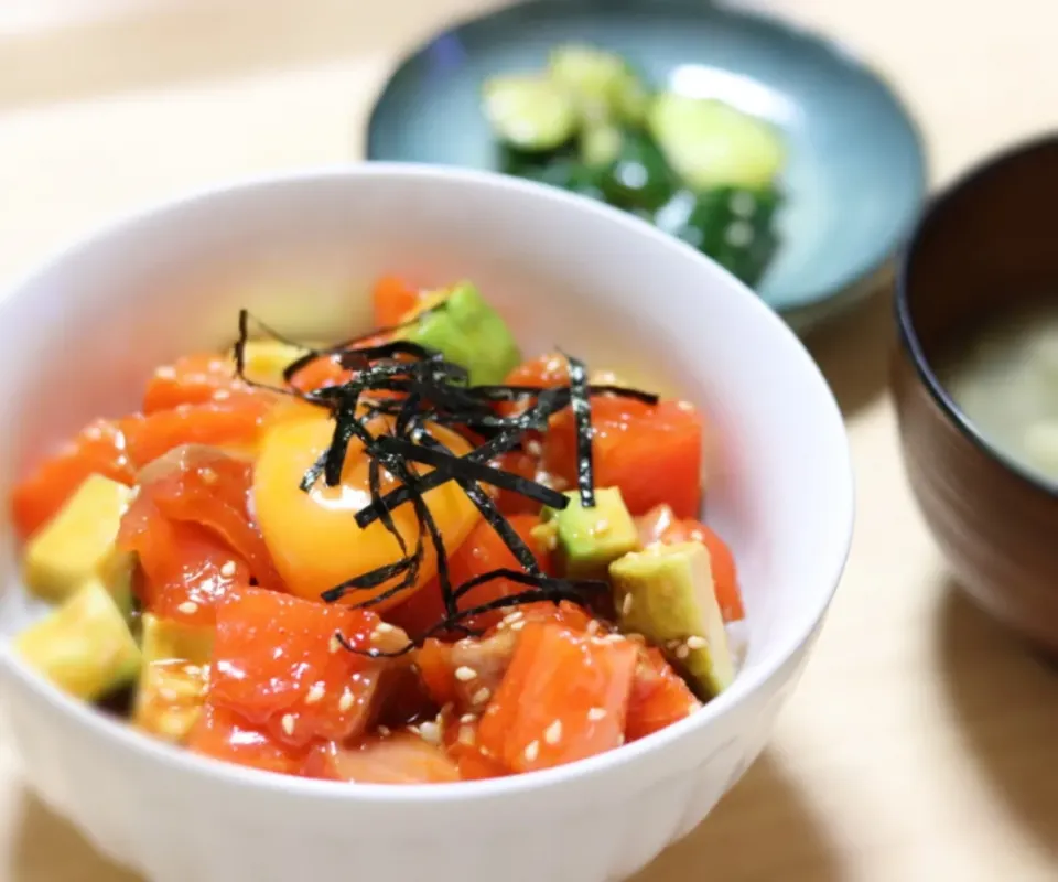 アボカドとサーモンのユッケ丼|oliveさん