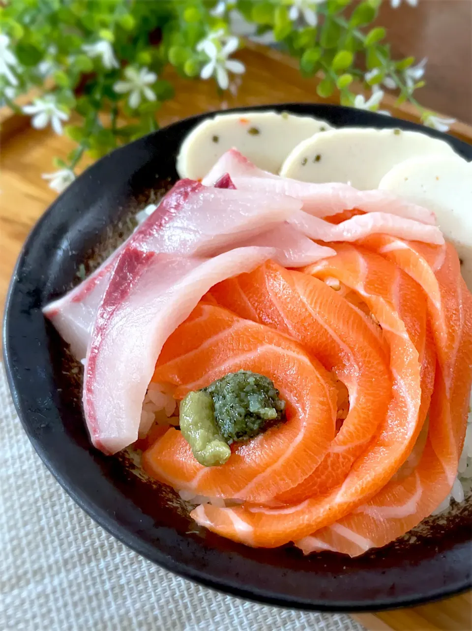 Snapdishの料理写真:海鮮丼ランチ|ゆみさん