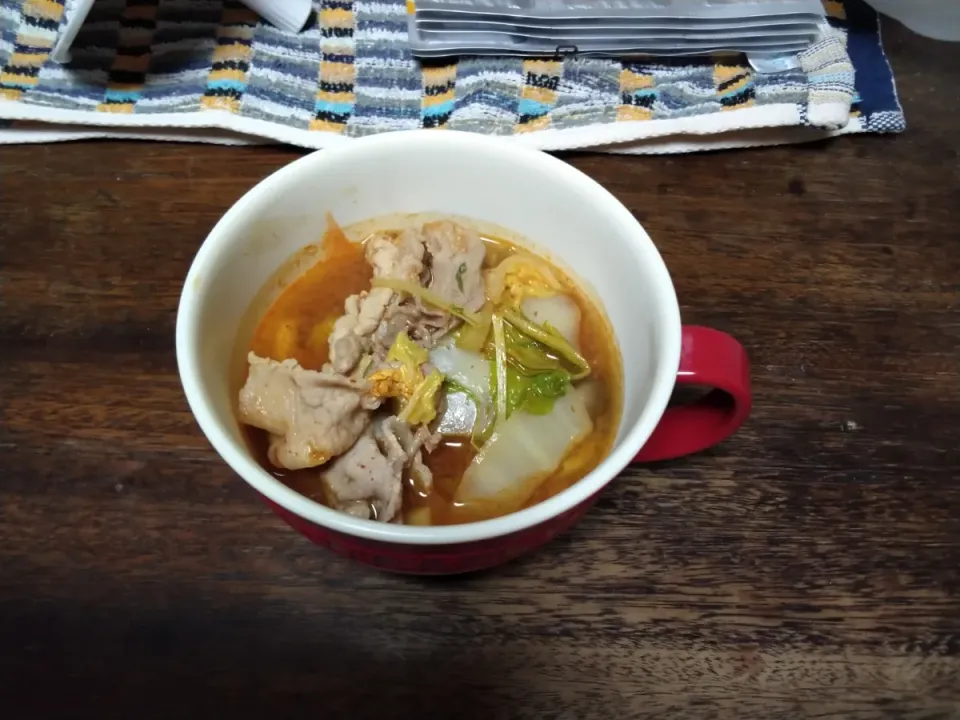 Snapdishの料理写真:ミツカンさんのキムチ鍋つゆで豚キムチ鍋🍲|にんにくと唐辛子が特に好き❤️(元シャリマー)さん