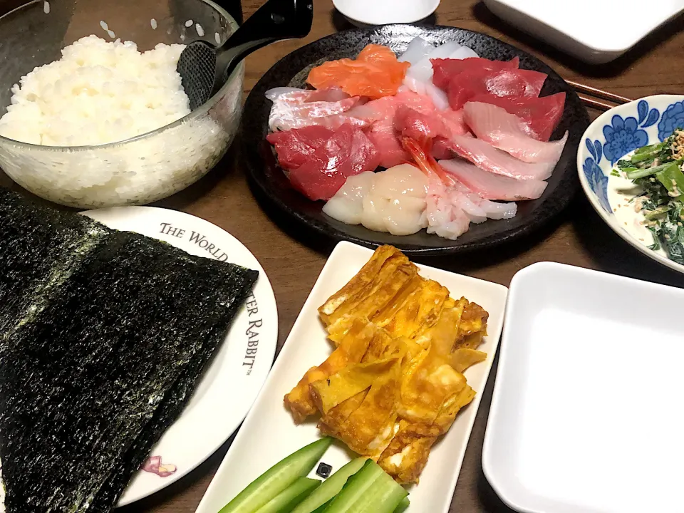 晩ご飯🍣手巻き寿司🍣|ぽんちさん