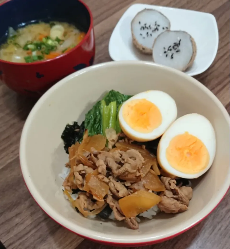 Snapdishの料理写真:こまつなとぶた肉のあまから煮こみ丼|ゆりちさん