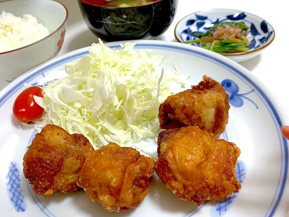 Snapdishの料理写真:夜ごはん🍚唐揚げ定食|まーまさん