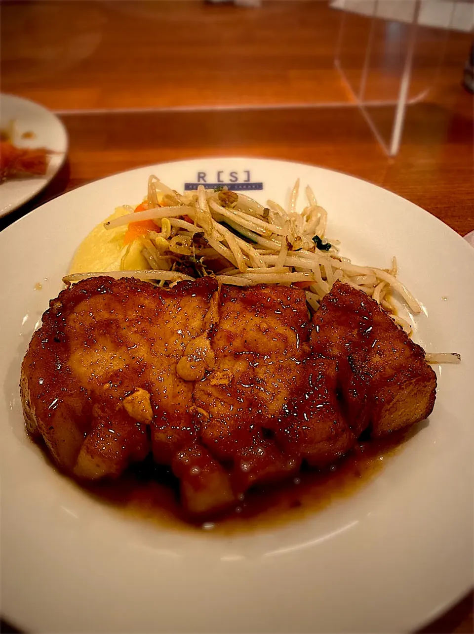 ランチ🍴ポークジンジャー🐷restaurant サカキさん|ジュンコ バイヤーさん