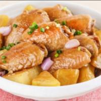 薯仔炆雞翼
Braised Chicken Wings with Potatoes