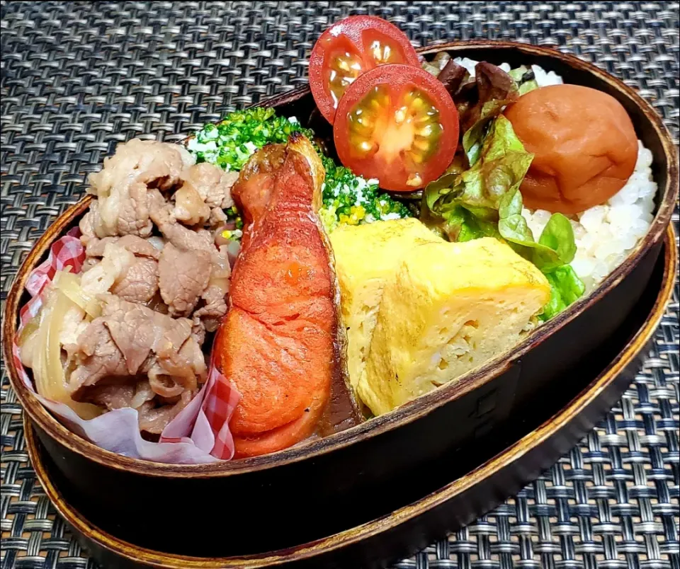 牛煮&シャケ～☺️弁当🍱|クッキングオヤジさん