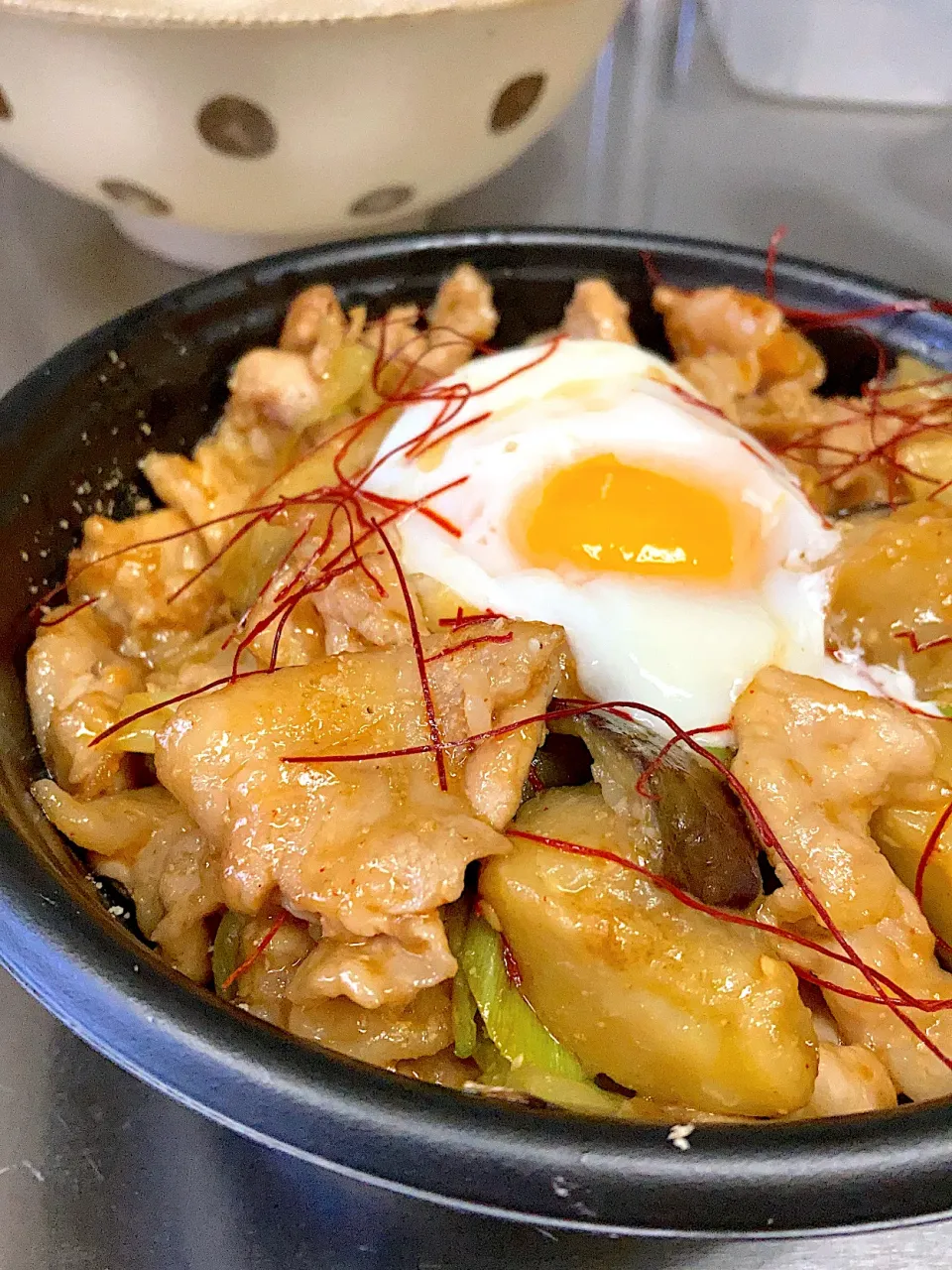 豚肉と茄子のすた丼|くるくるさん