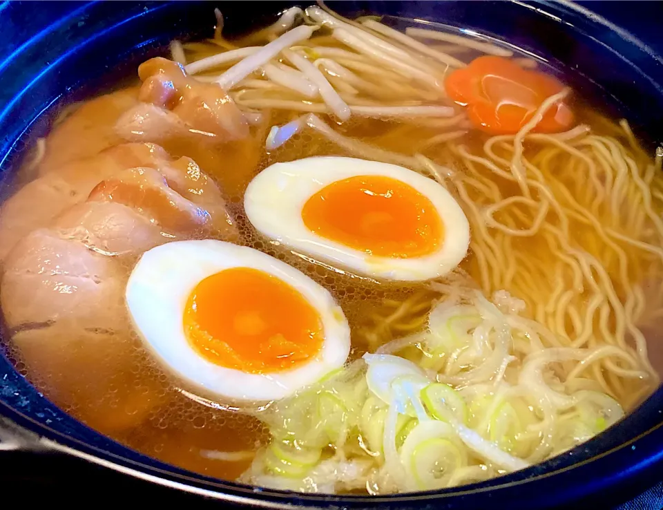 昨日の「プチッと鍋で寄せ鍋」の〆ラーメンでランチ|mottomoさん