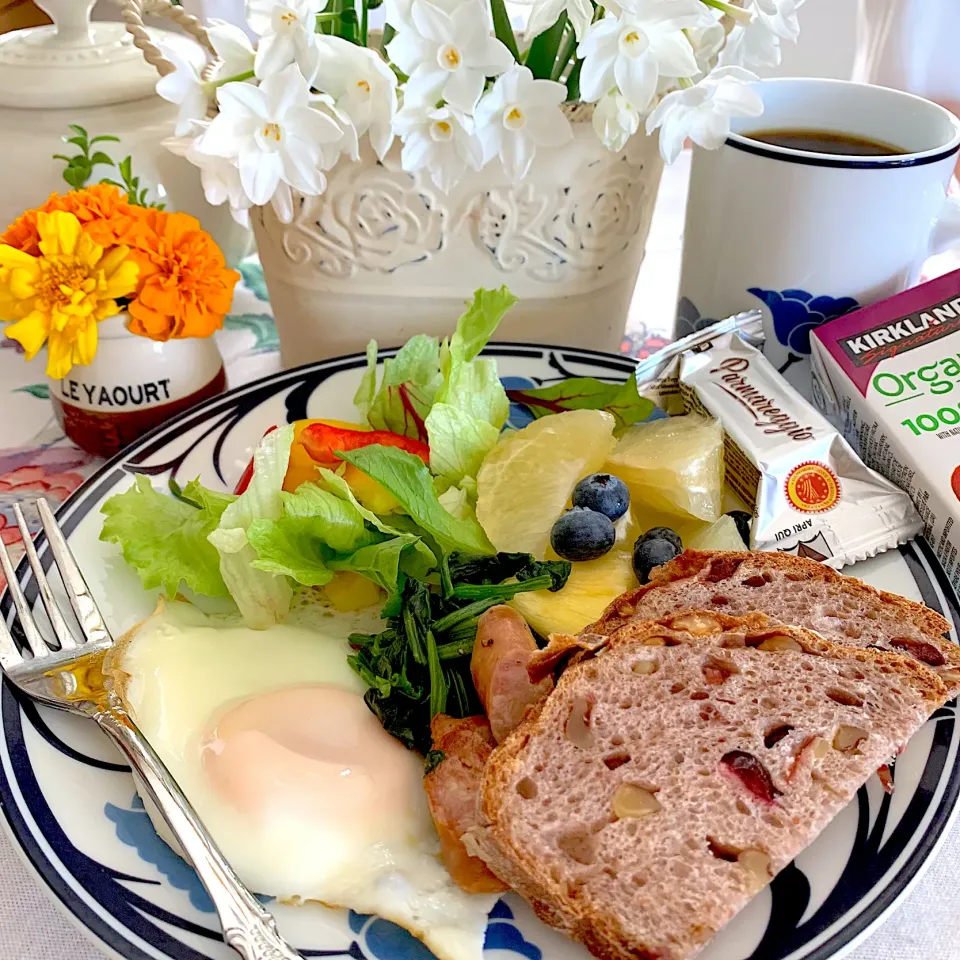 Snapdishの料理写真:🌼🌼花とモーニングプレート🌼🌼|あっちゃんさん