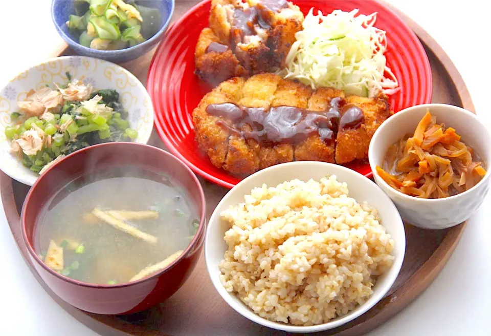 『自家製ロースとんかつ玄米ごはん定食』　#料理研究家指宿さゆり|【公式】料理研究家　指宿さゆり≫ｽﾀｼﾞｵ（ｽﾀｯﾌ運営）さん