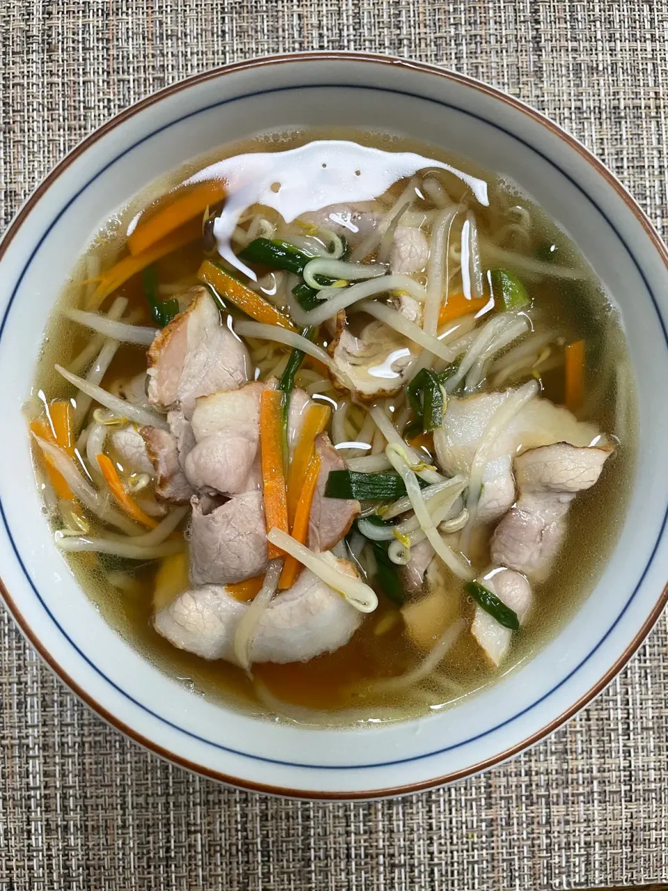 Snapdishの料理写真:朝ラー🍜あっさり野菜醤油ラーメン|kudoさん