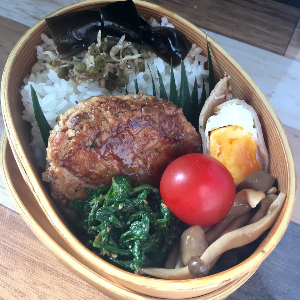 Snapdishの料理写真:鶏のつくねとハム卵の親子弁当|はるさん