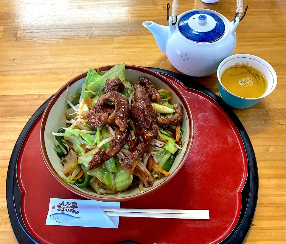 娘ちゃんとお食事💕相輪食堂『和牛　焼肉丼』|かぴかぴさん