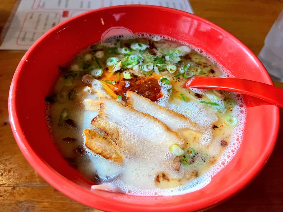 とんこつラーメン🍜　こってりこく味　麺はカタで✨|yokoさん