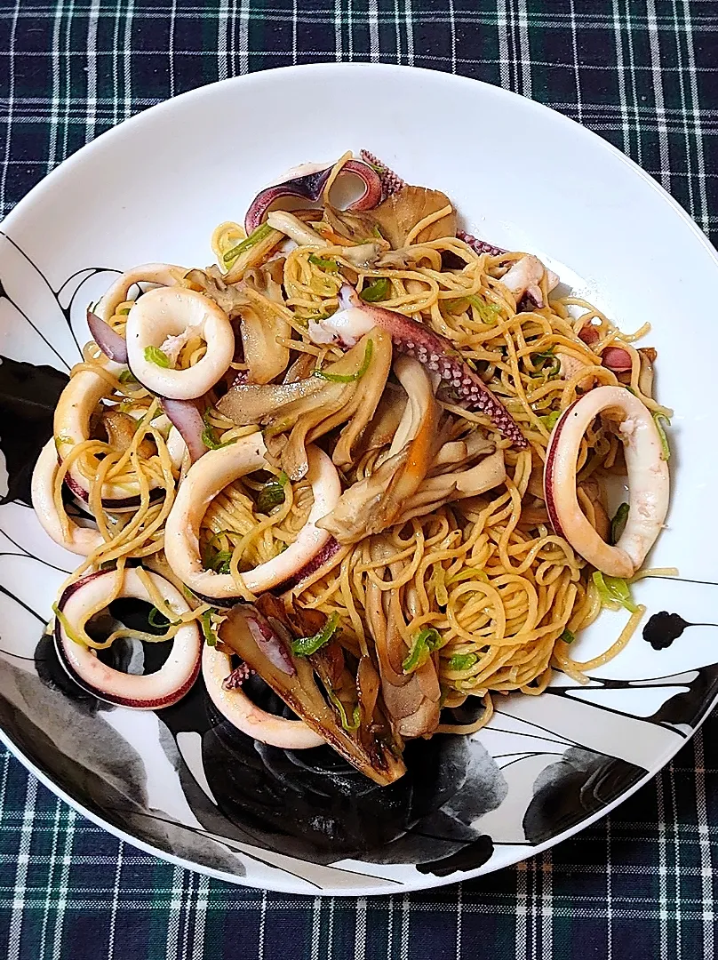 糖質０麺で舞茸とイカの和風パスタ風|すーさん