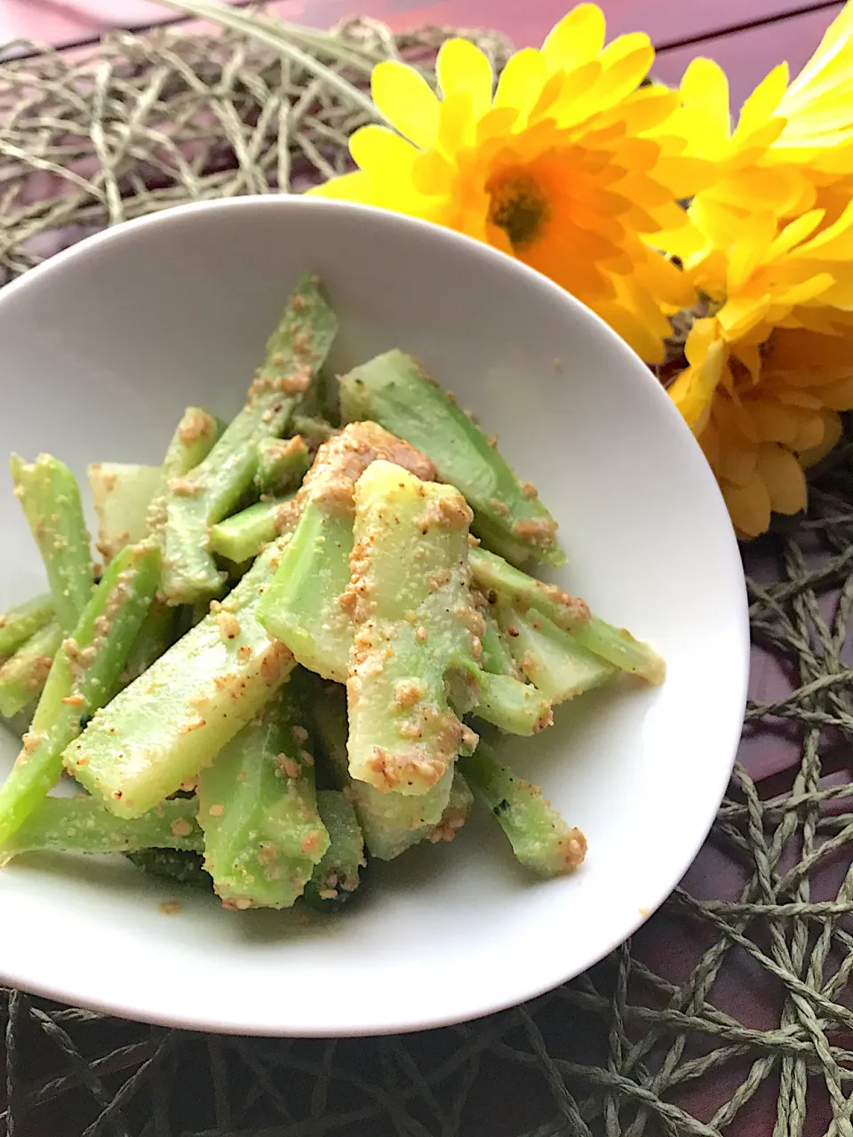 もったいないを無くそう❣️ブロッコリーの茎のナムル🥦|🌺🌺Foodie🌺🌺さん