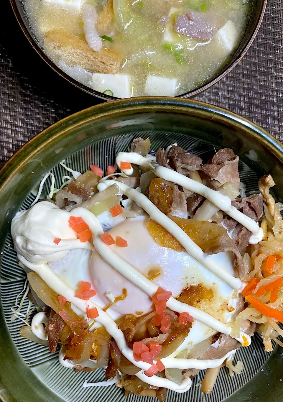 🐷豚の生姜焼きエッグ🍳丼🍚|すくらんぶるえっぐさん