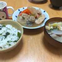 Snapdishの料理写真:おでん
わかめご飯
豚汁|ことみんさん