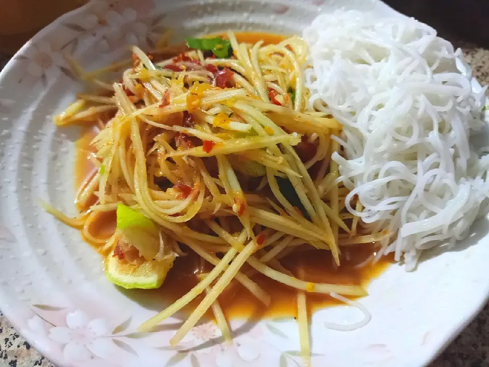 Papaya Salad🥗🥗|Rina Yukiさん