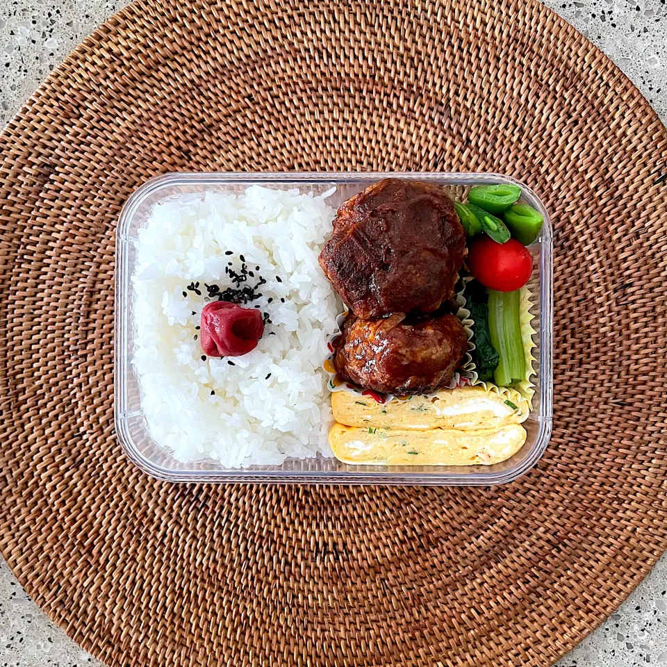 ハンバーグ、お葱の卵焼き、小松菜、スナップエンドウ、ミニトマト|しーさん