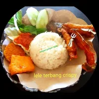 Lele Terbang Crispy + Nasi|Emi Yulia14さん