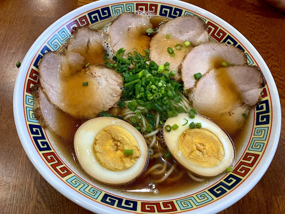 休日Lunchは牛骨ラーメン🍜|sakuramochiさん