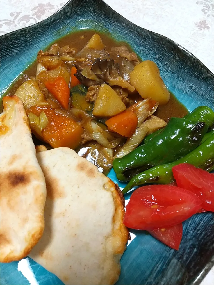 ☆今日の晩ごはん☆　カレーとナン|hamamaさん