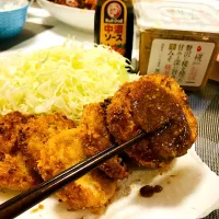 Snapdishの料理写真:万能味ソース＋すりごまたっぷりで、うま味噌カツ|ベルさん