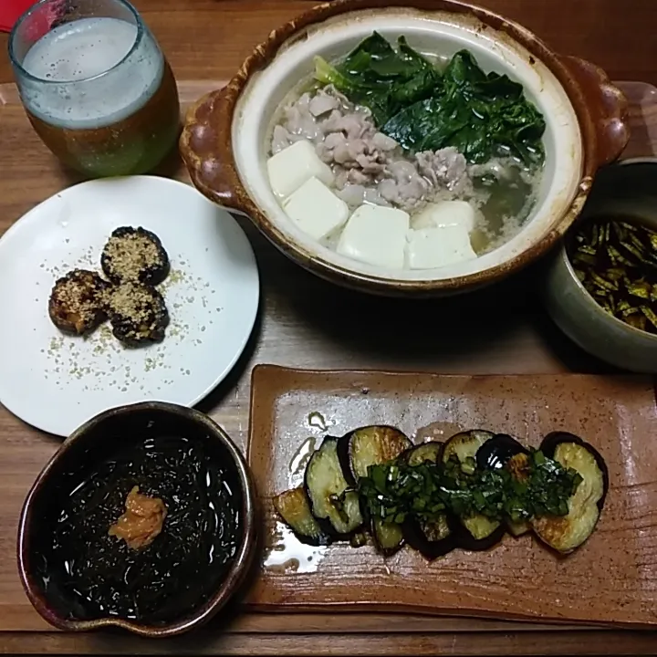 Snapdishの料理写真:1206
鍋/豚　縮みほうれん草　豆腐
焼椎茸
茄子ニラ醤油かけ
梅もずく|noccoさん