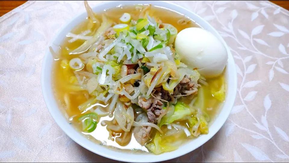 12/6の夕食
マルちゃん正麺塩でタンメン🍜|卯月さん