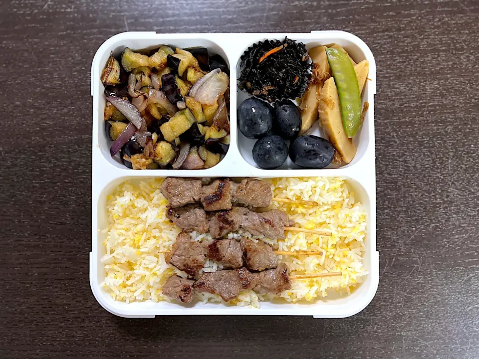 Bento nasi jagung sate sapi|yeni kartikasariさん