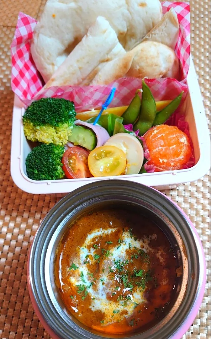 バターチキンカレーとナンでお弁当🍱|ポチさん