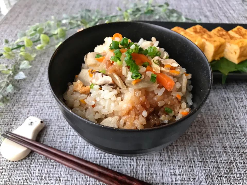 これうまつゆで簡単！鶏ごぼうの炊き込みご飯♡|まなまな♡さん