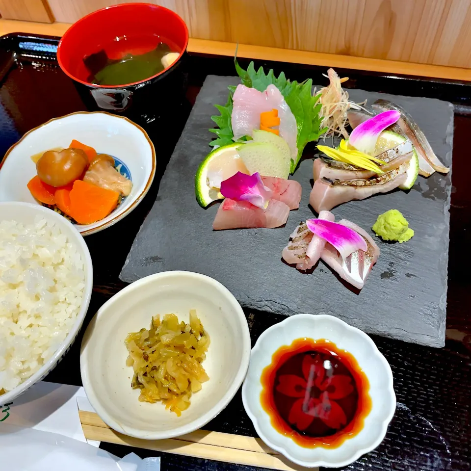 Snapdishの料理写真:刺身定食|T. Wonderさん