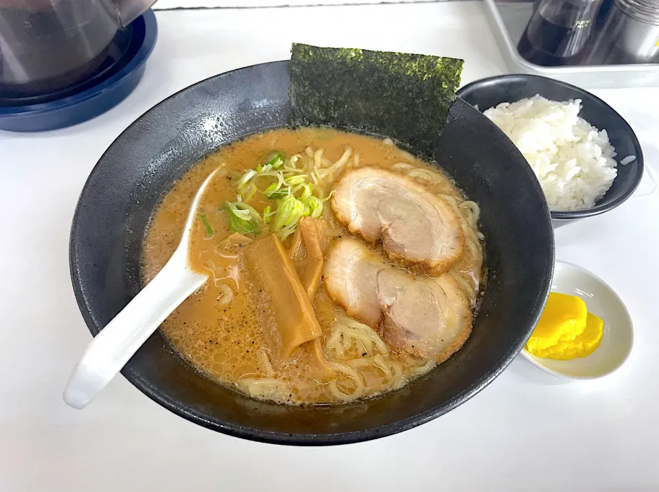 ラーメンとん太　とん太麺|コージ💫さん