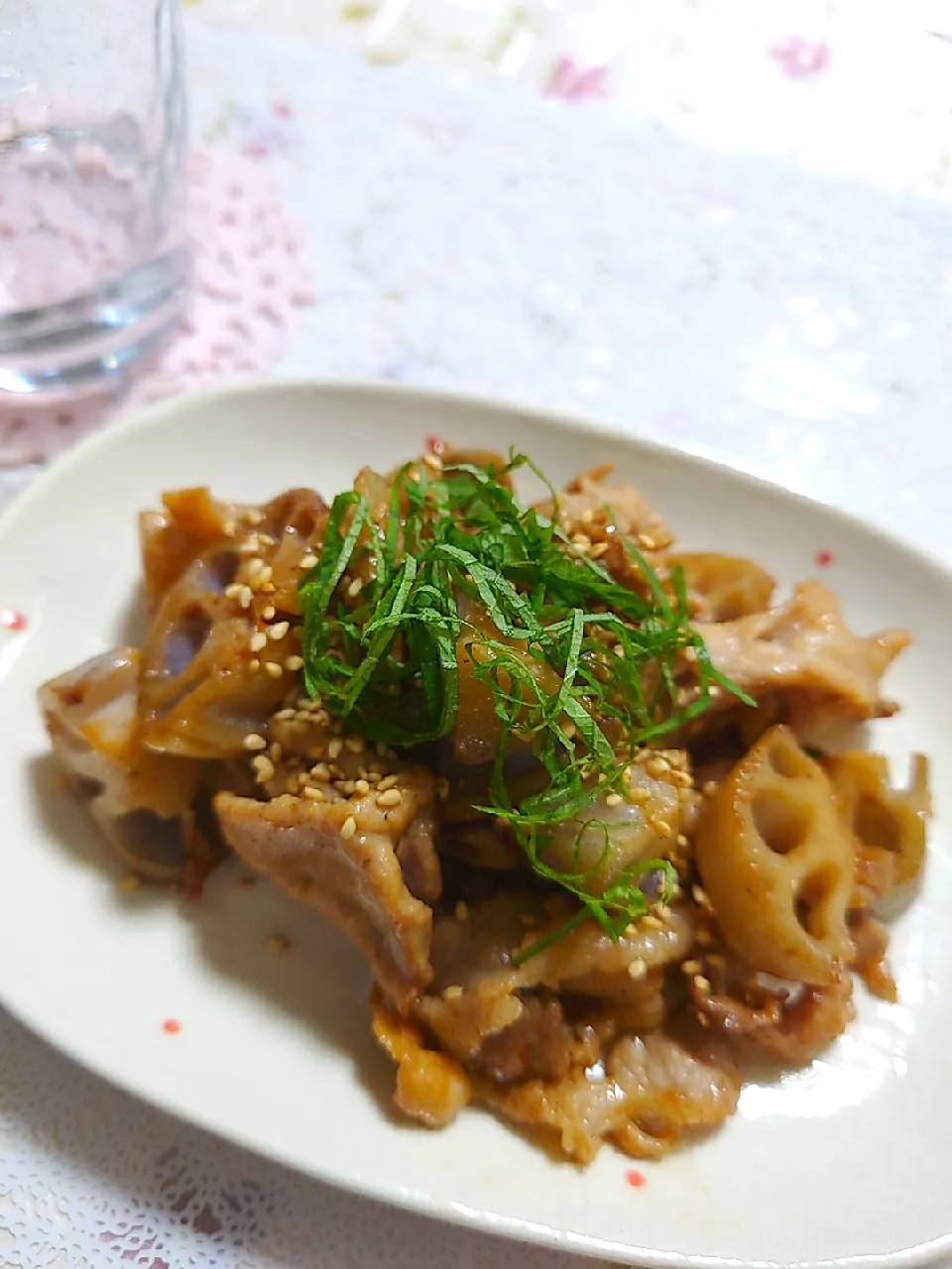 レンコンと豚肉の
オイスターソース炒め

ポトスさんのレシピから
いただきました🍀

薄切り肉で作りました🐷|🍒ふみりん🍒さん