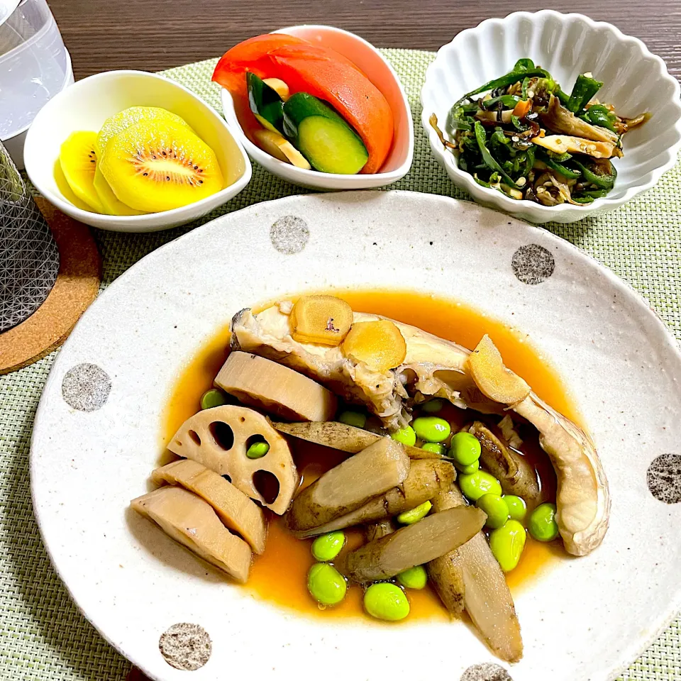 Snapdishの料理写真:12/7晩ご飯：鯛の煮付け|ななみんさん