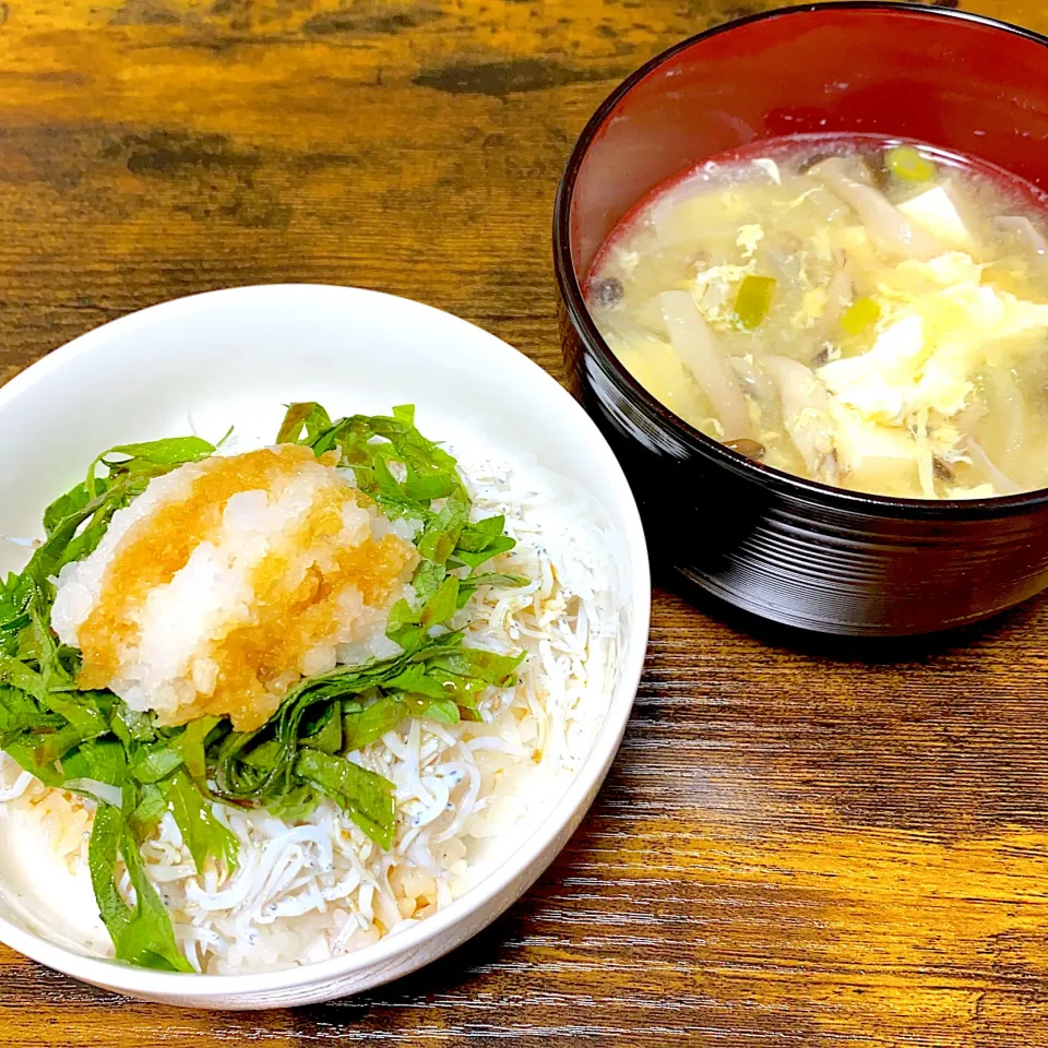 ちりめん丼andしめじ味噌汁|eriiichiさん