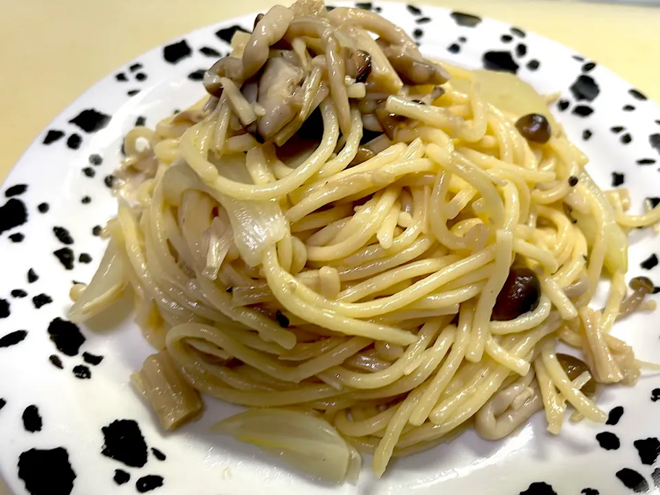 Snapdishの料理写真:キノコスパゲティ🍝|Rさん