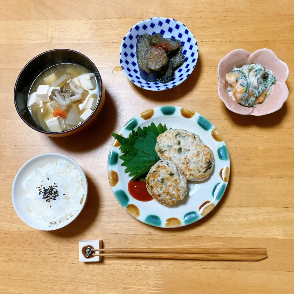 鶏ひき肉と豆腐のハンバーグ🥢|ちゃみこさん